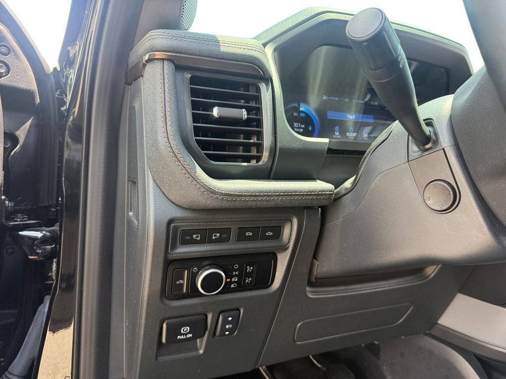 2024 Ford F-150 Lightning Lariat