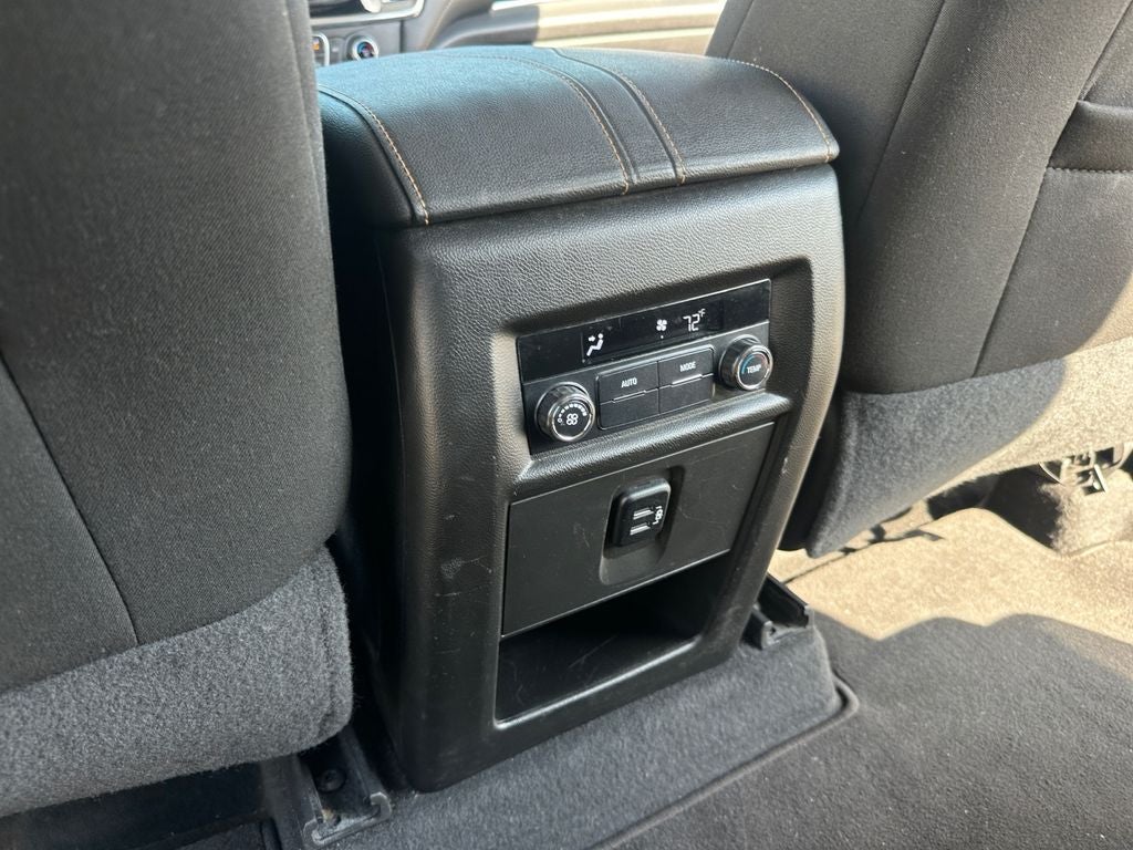 2018 Chevrolet Traverse LT Cloth w/1LT