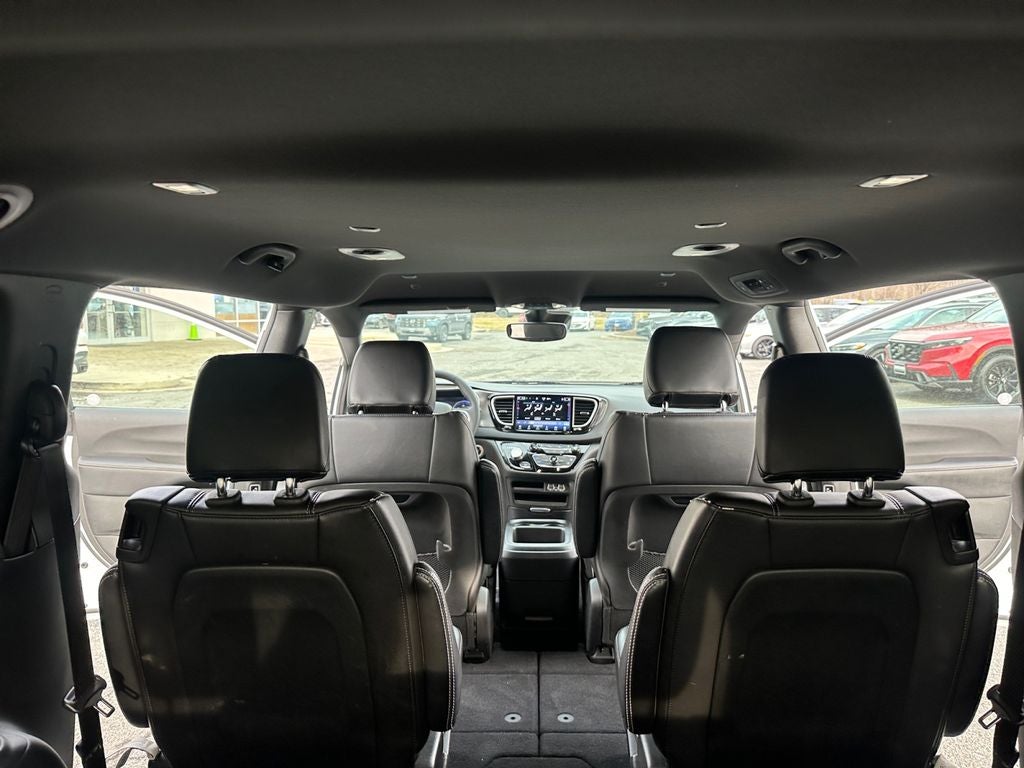 2025 Chrysler Pacifica Select