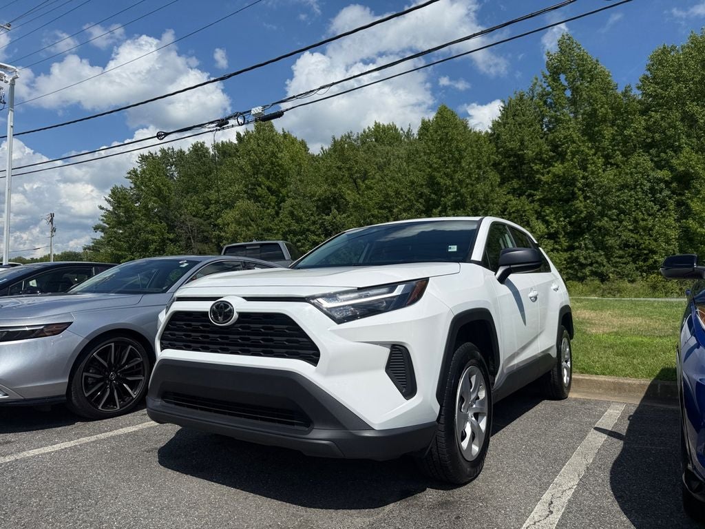 2025 Toyota RAV4 LE