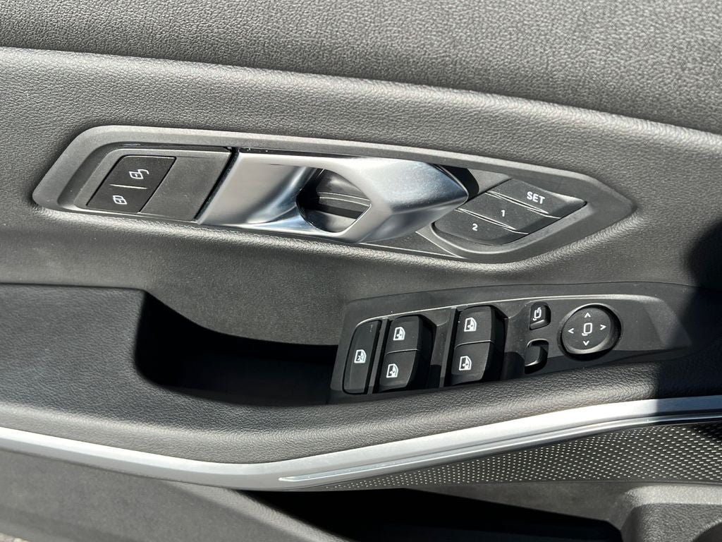 2025 BMW 3 Series 330i xDrive