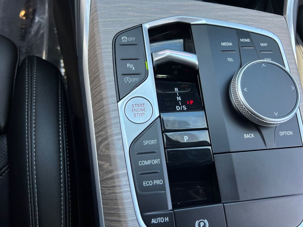 2025 BMW 3 Series 330i xDrive