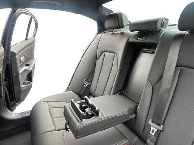 2025 BMW 3 Series 330i xDrive