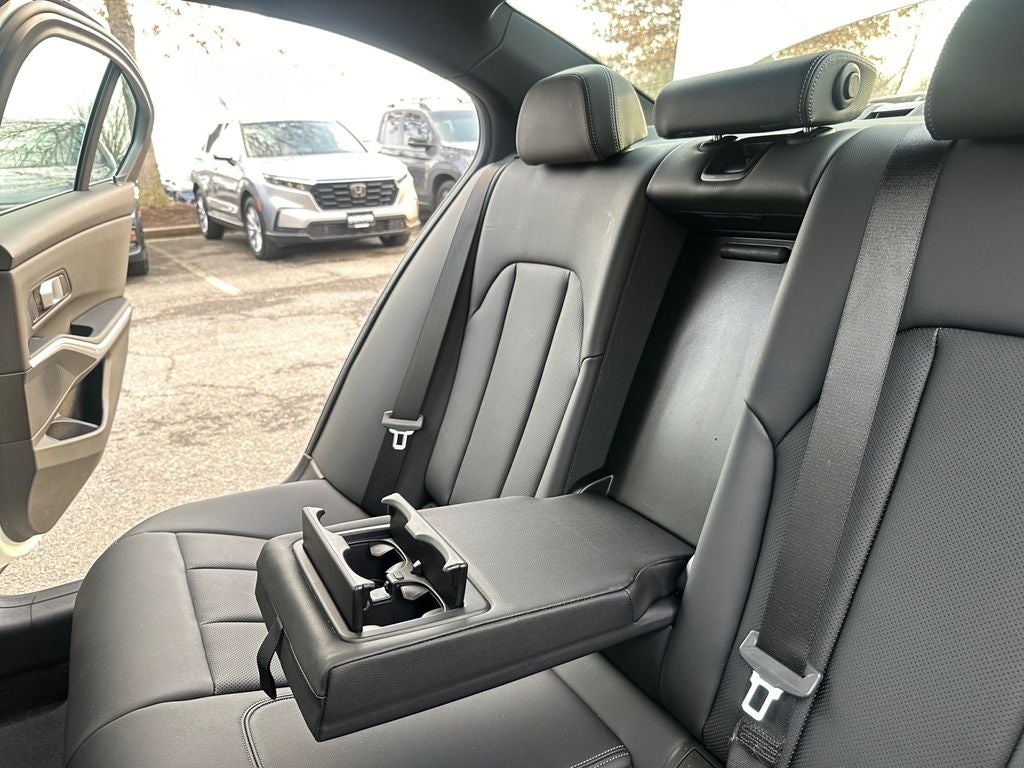 2025 BMW 3 Series 330i xDrive