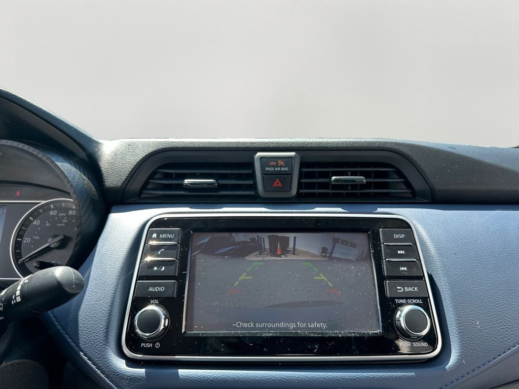 2023 Nissan Versa 1.6 SV