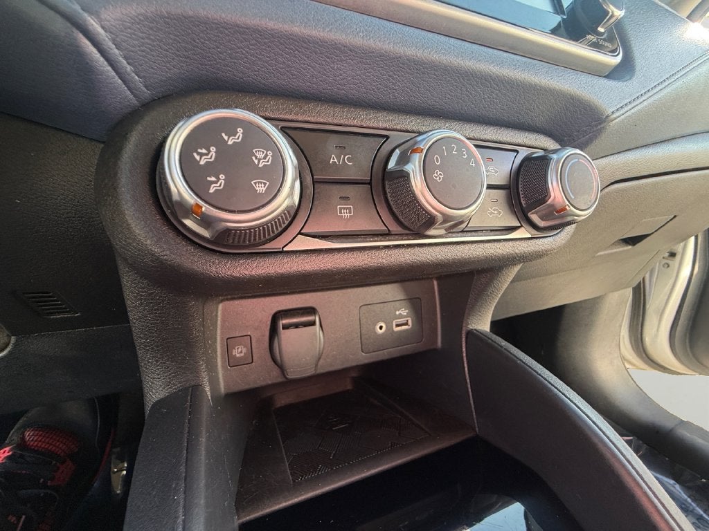 2024 Nissan Versa 1.6 SV