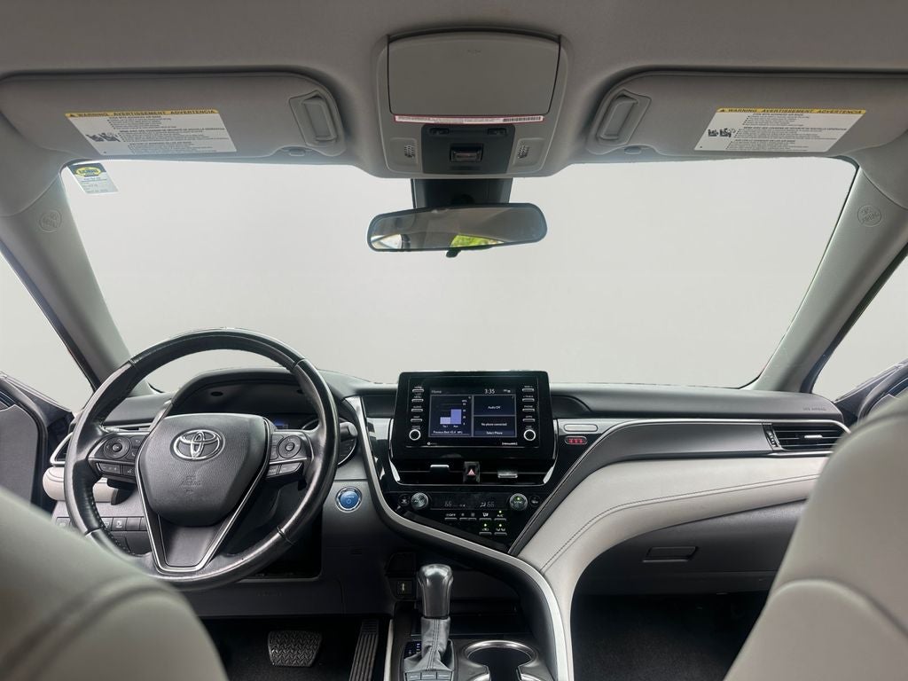 2022 Toyota Camry Hybrid SE