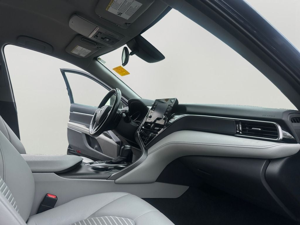 2022 Toyota Camry Hybrid SE