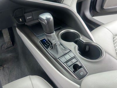 2022 Toyota Camry Hybrid SE