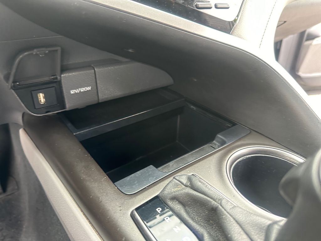 2022 Toyota Camry Hybrid SE