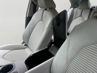 2022 Toyota Camry Hybrid SE