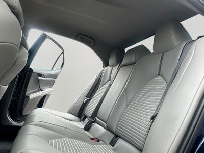 2022 Toyota Camry Hybrid SE