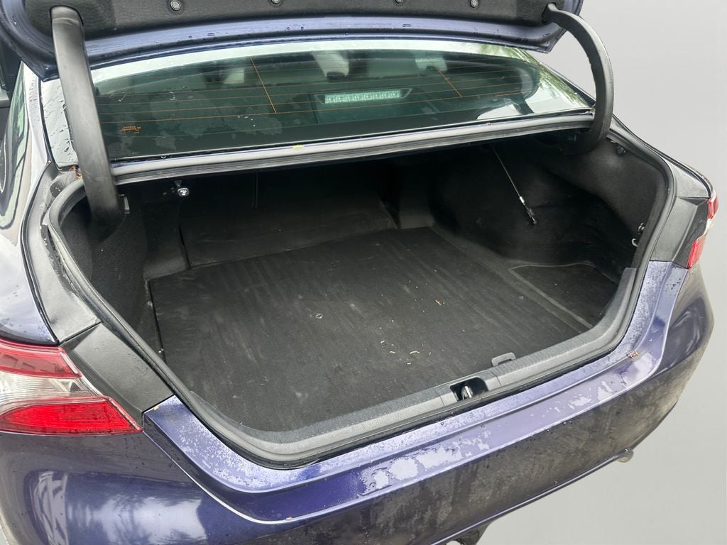 2022 Toyota Camry Hybrid SE