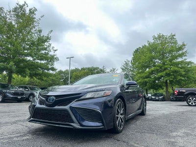 2022 Toyota Camry Hybrid SE