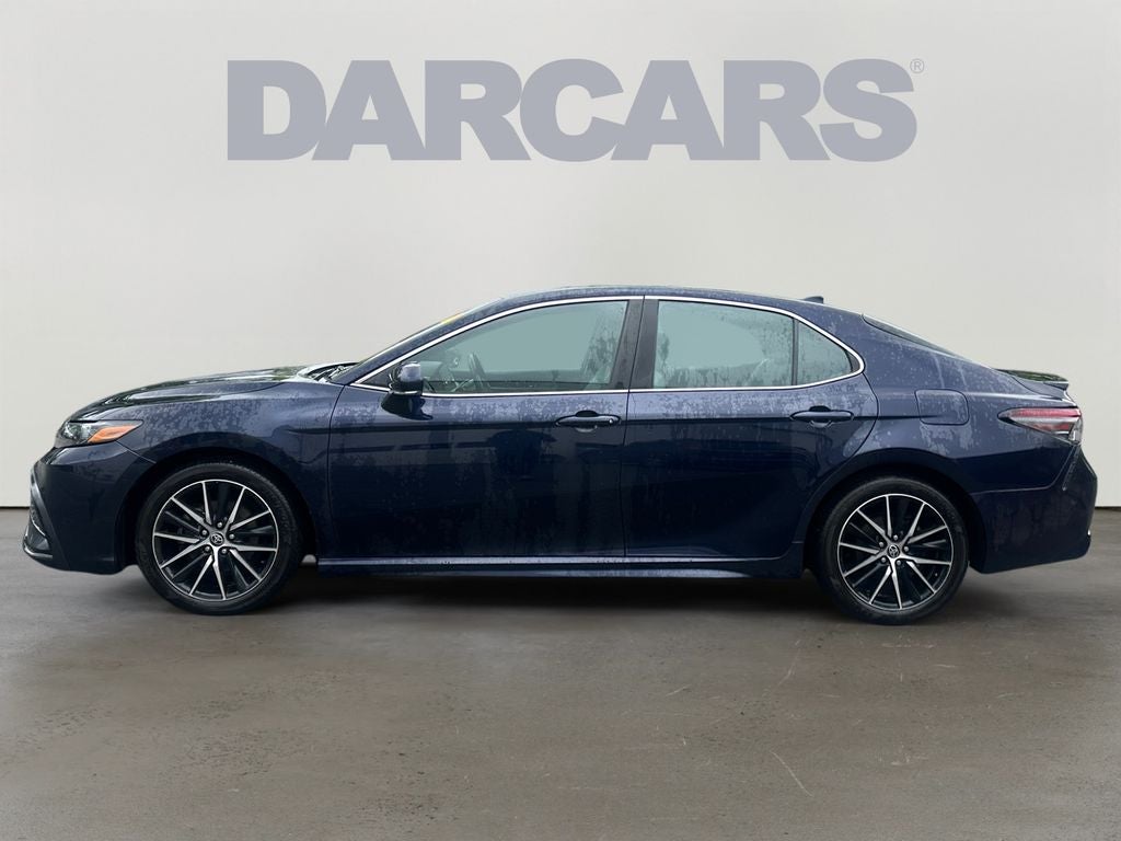 2022 Toyota Camry Hybrid SE