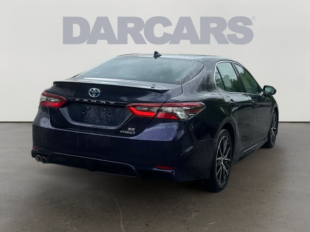 2022 Toyota Camry Hybrid SE