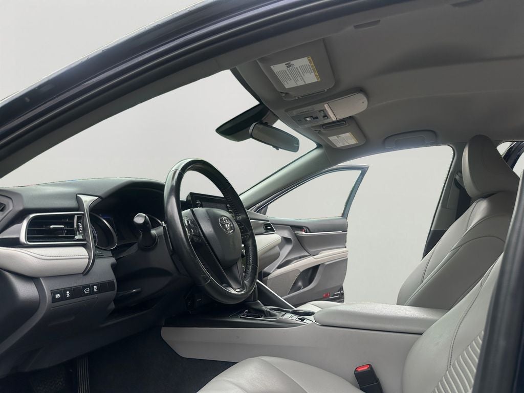 2022 Toyota Camry Hybrid SE