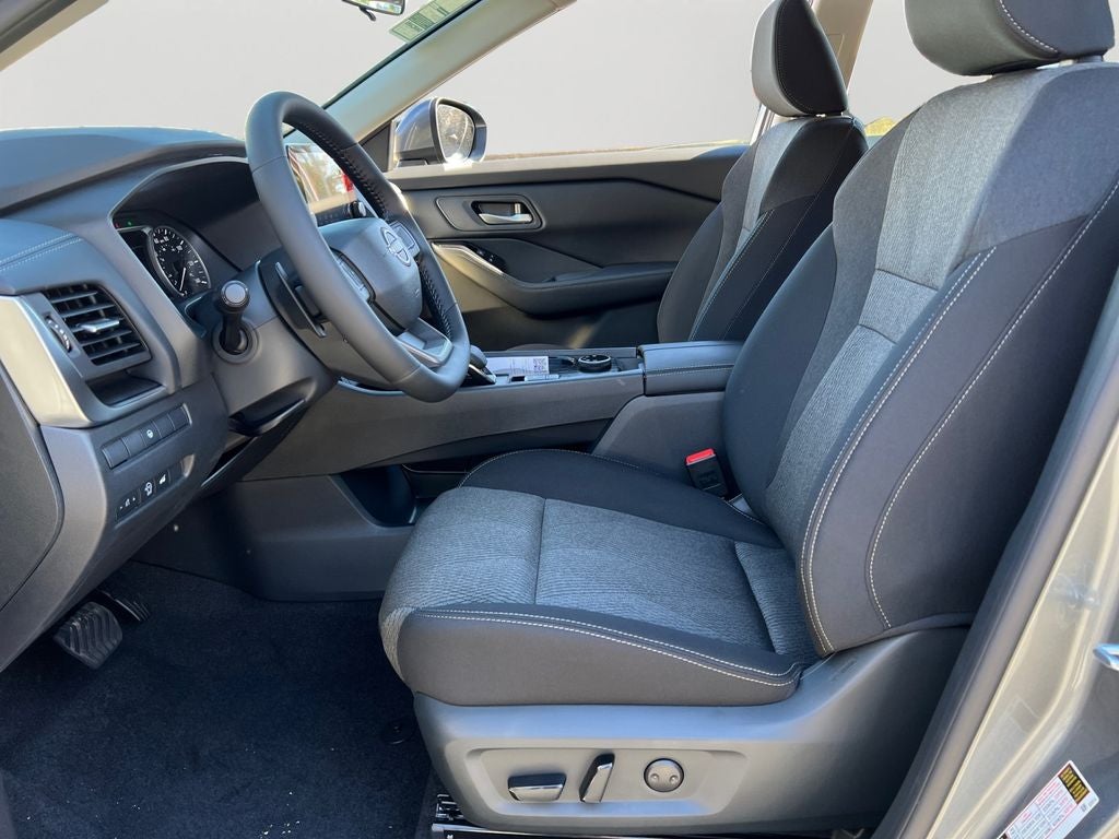 2026 Nissan Rogue SV Cold Weather