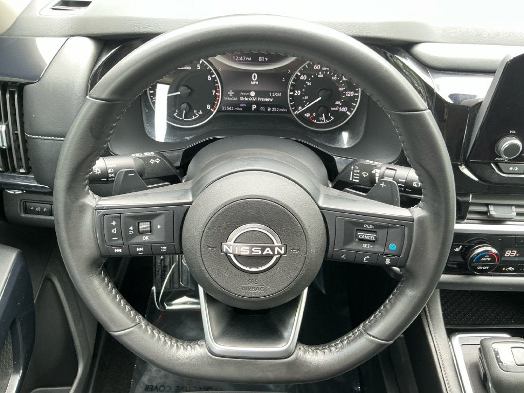 2025 Nissan Pathfinder SV