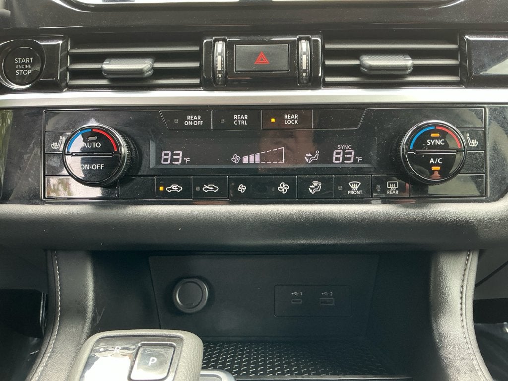 2025 Nissan Pathfinder SV