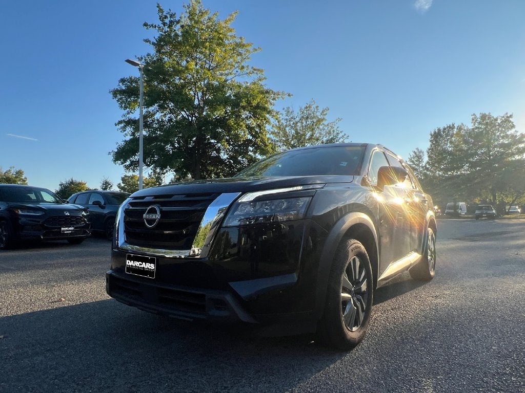 2025 Nissan Pathfinder SV