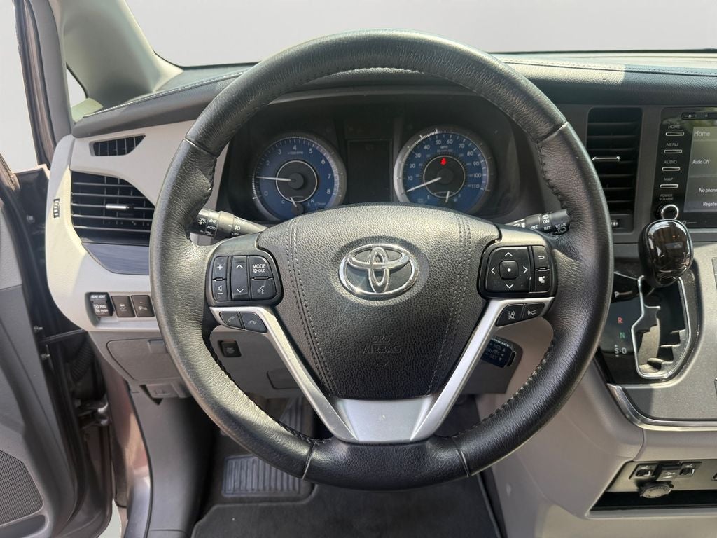 2018 Toyota Sienna XLE 8 Passenger