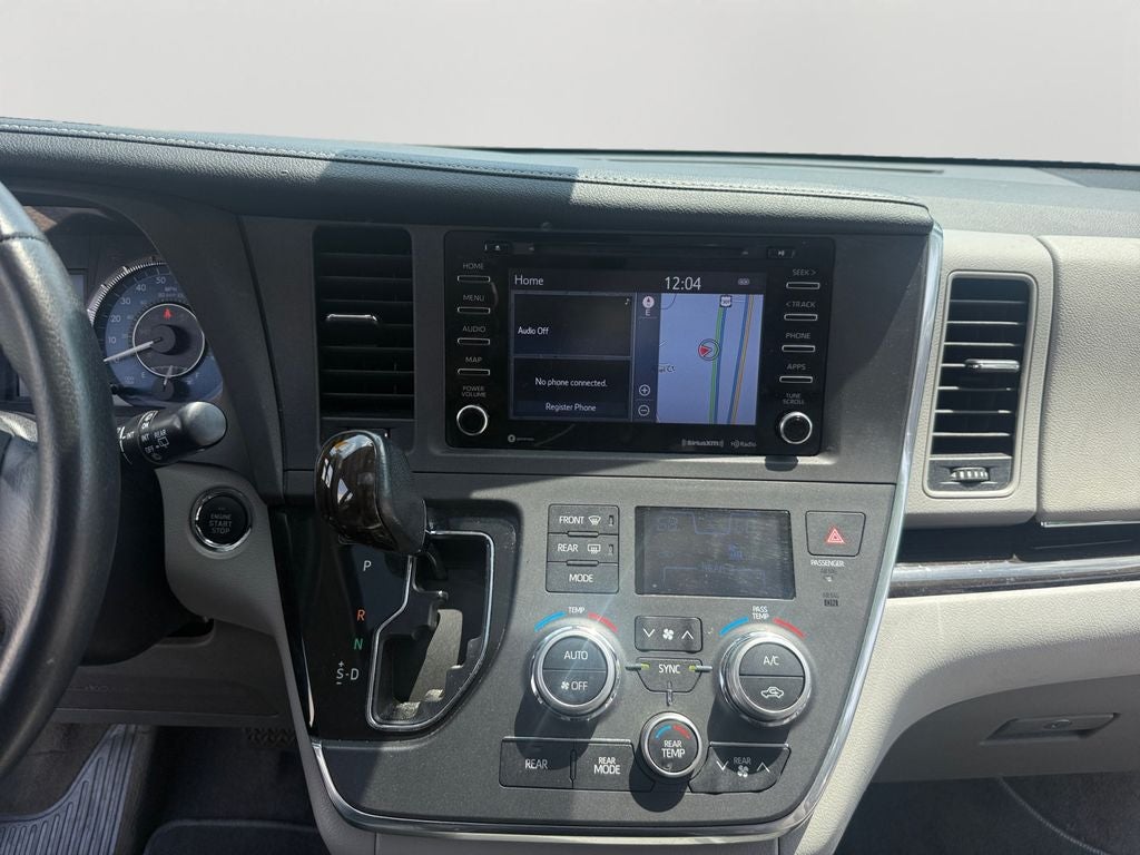 2018 Toyota Sienna XLE 8 Passenger