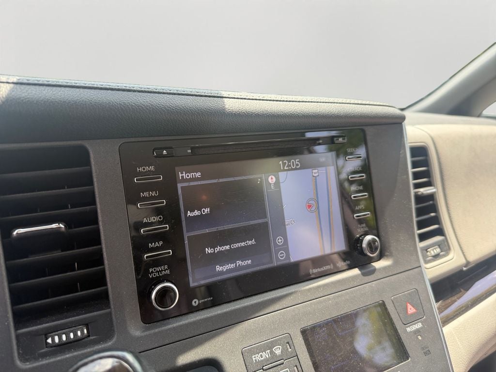 2018 Toyota Sienna XLE 8 Passenger
