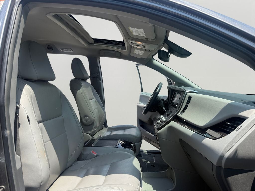2018 Toyota Sienna XLE 8 Passenger