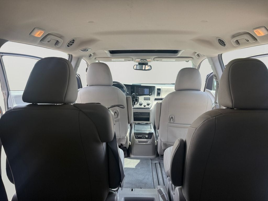 2018 Toyota Sienna XLE 8 Passenger