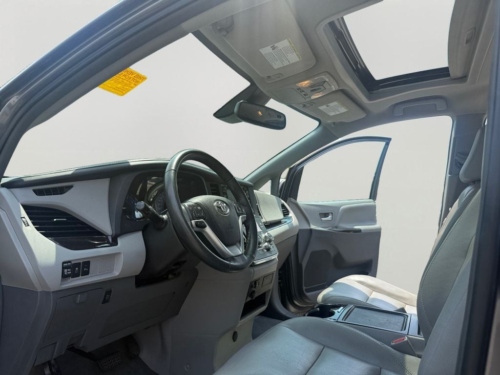 2018 Toyota Sienna XLE 8 Passenger