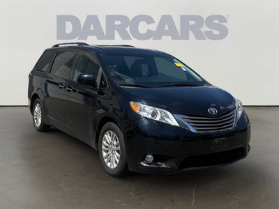 2017 Toyota Sienna XLE Premium 8 Passenger