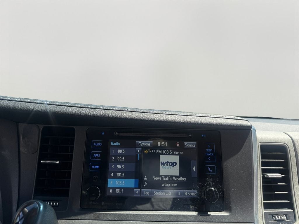 2017 Toyota Sienna XLE Premium 8 Passenger