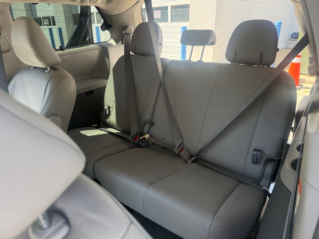 2017 Toyota Sienna XLE Premium 8 Passenger
