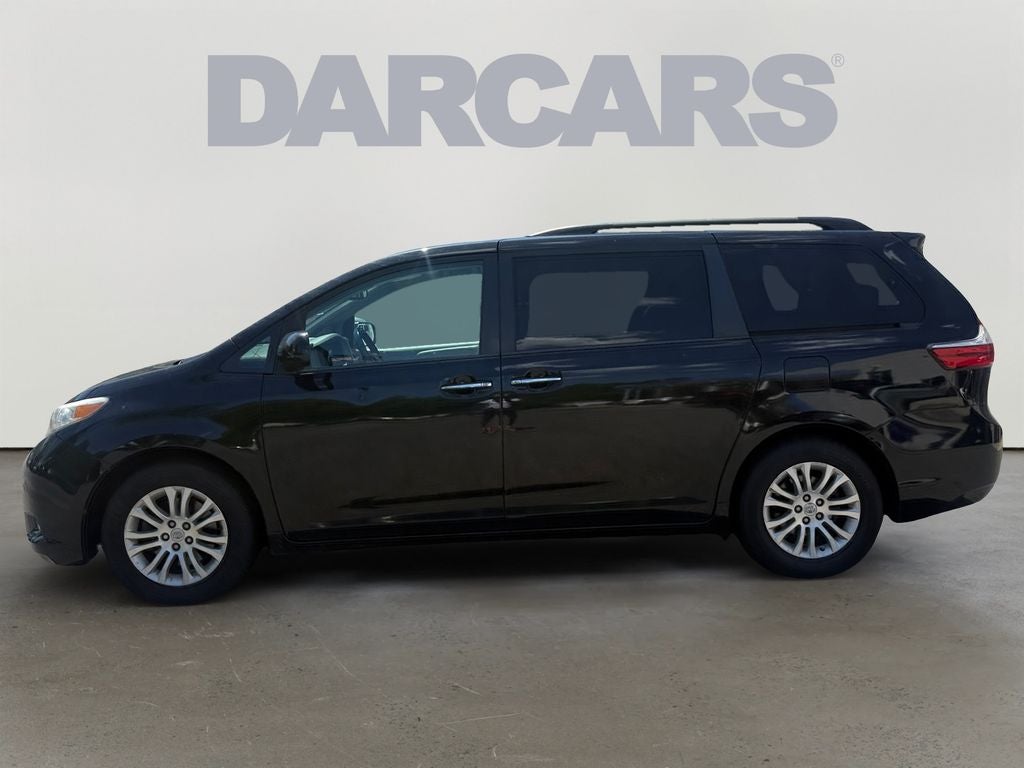 2017 Toyota Sienna XLE Premium 8 Passenger