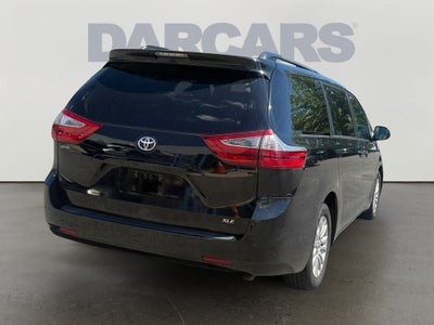 2017 Toyota Sienna XLE Premium 8 Passenger