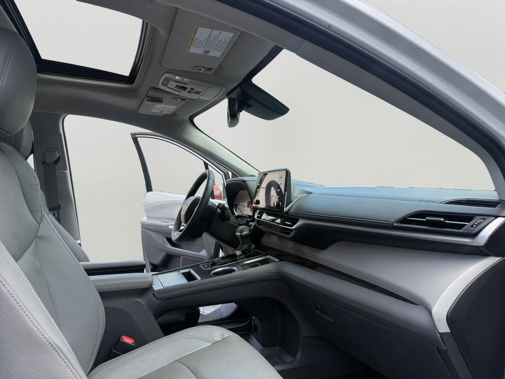 2023 Toyota Sienna Limited 7 Passenger