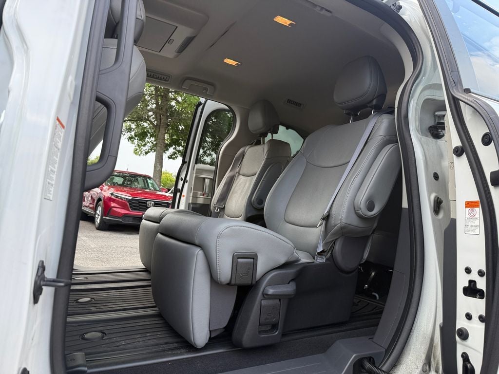 2023 Toyota Sienna Limited 7 Passenger