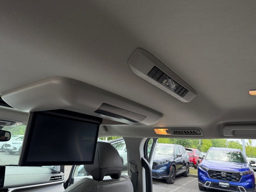 2023 Toyota Sienna Limited 7 Passenger
