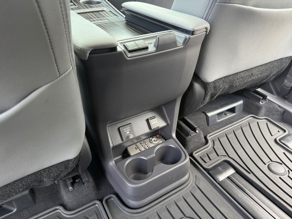 2023 Toyota Sienna Limited 7 Passenger