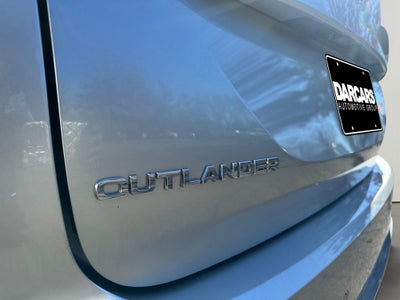 2025 Mitsubishi Outlander SE