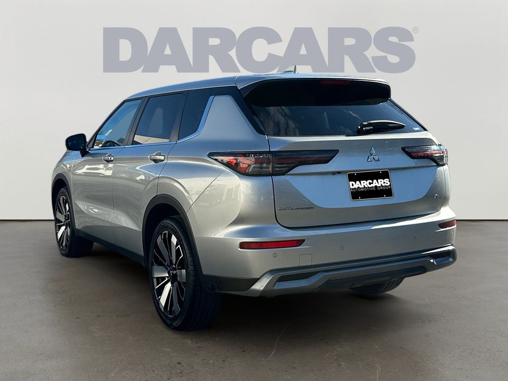 2025 Mitsubishi Outlander SE