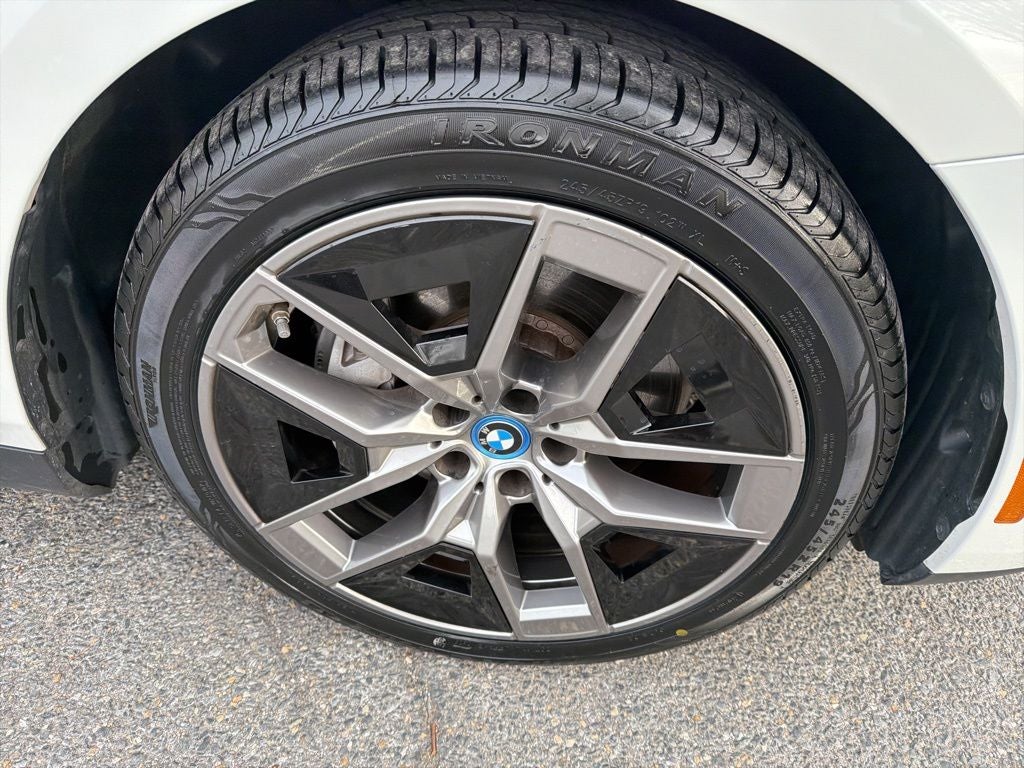 2025 BMW i5 xDrive40