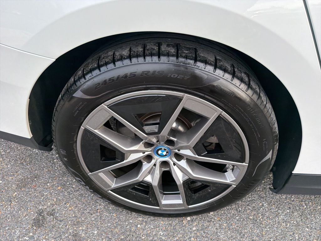 2025 BMW i5 xDrive40