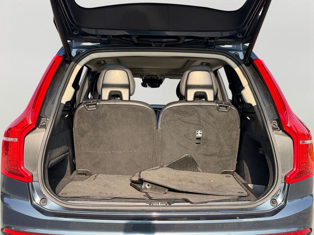 2021 Volvo XC90 T6 Momentum