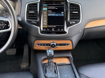 2021 Volvo XC90 T6 Momentum