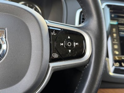 2021 Volvo XC90 T6 Momentum
