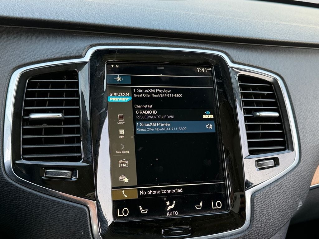 2021 Volvo XC90 T6 Momentum