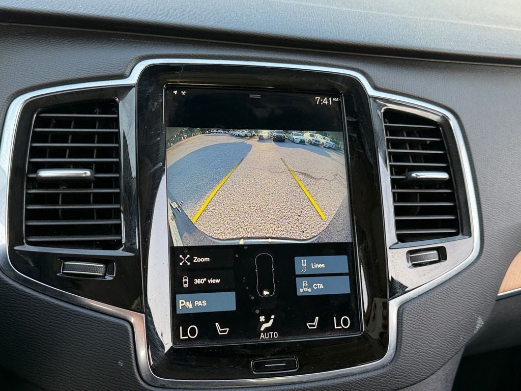2021 Volvo XC90 T6 Momentum