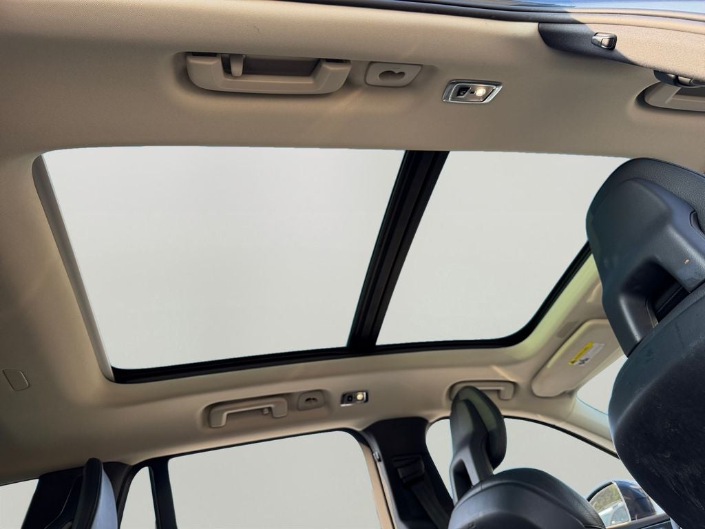 2021 Volvo XC90 T6 Momentum